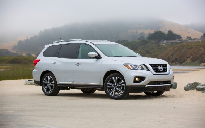 2017 nissan pathfinder price when brand new car